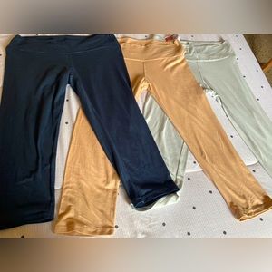 Set of 3 Athletic Pants Black, Green, Tan